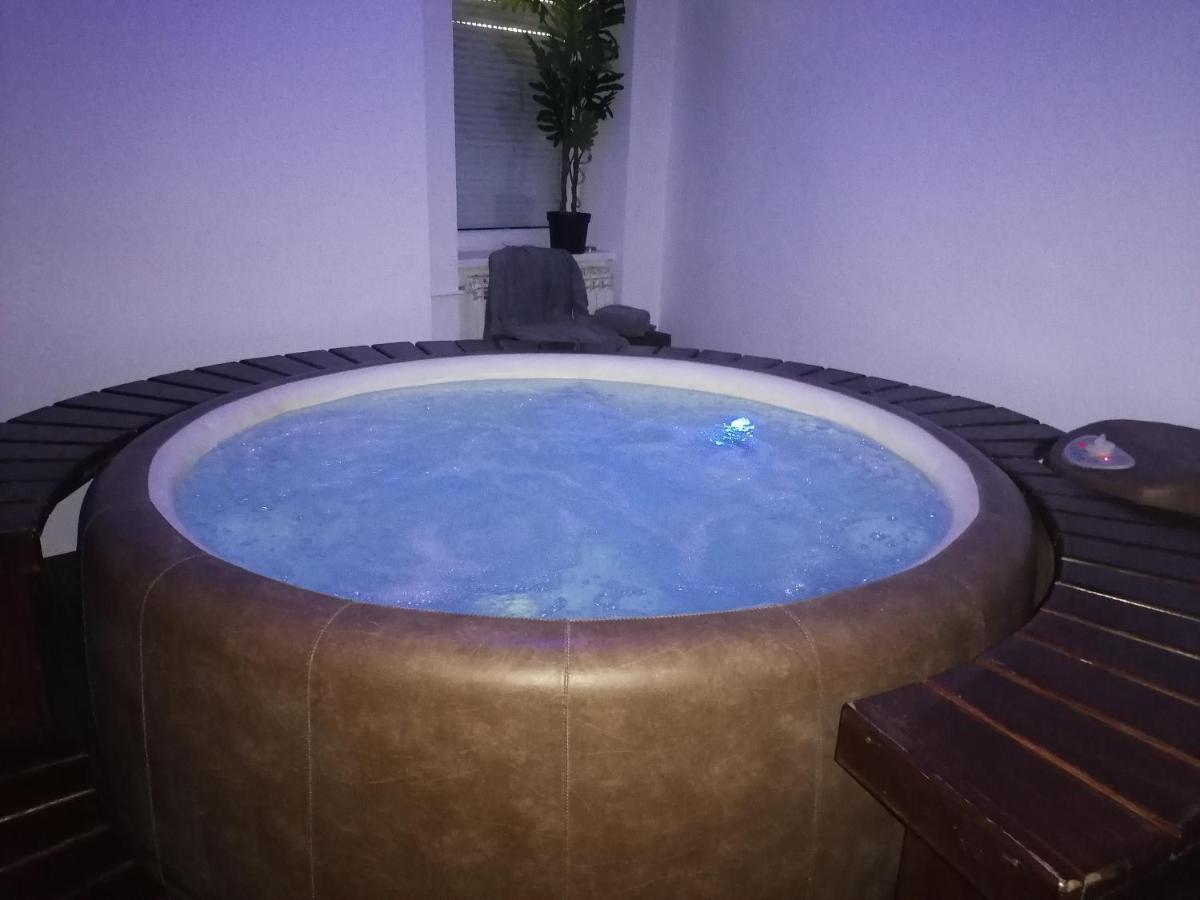 Appartamento Jakuzzi Sweet Zagreb exclusive-Sauna-Garage-Top position Esterno foto